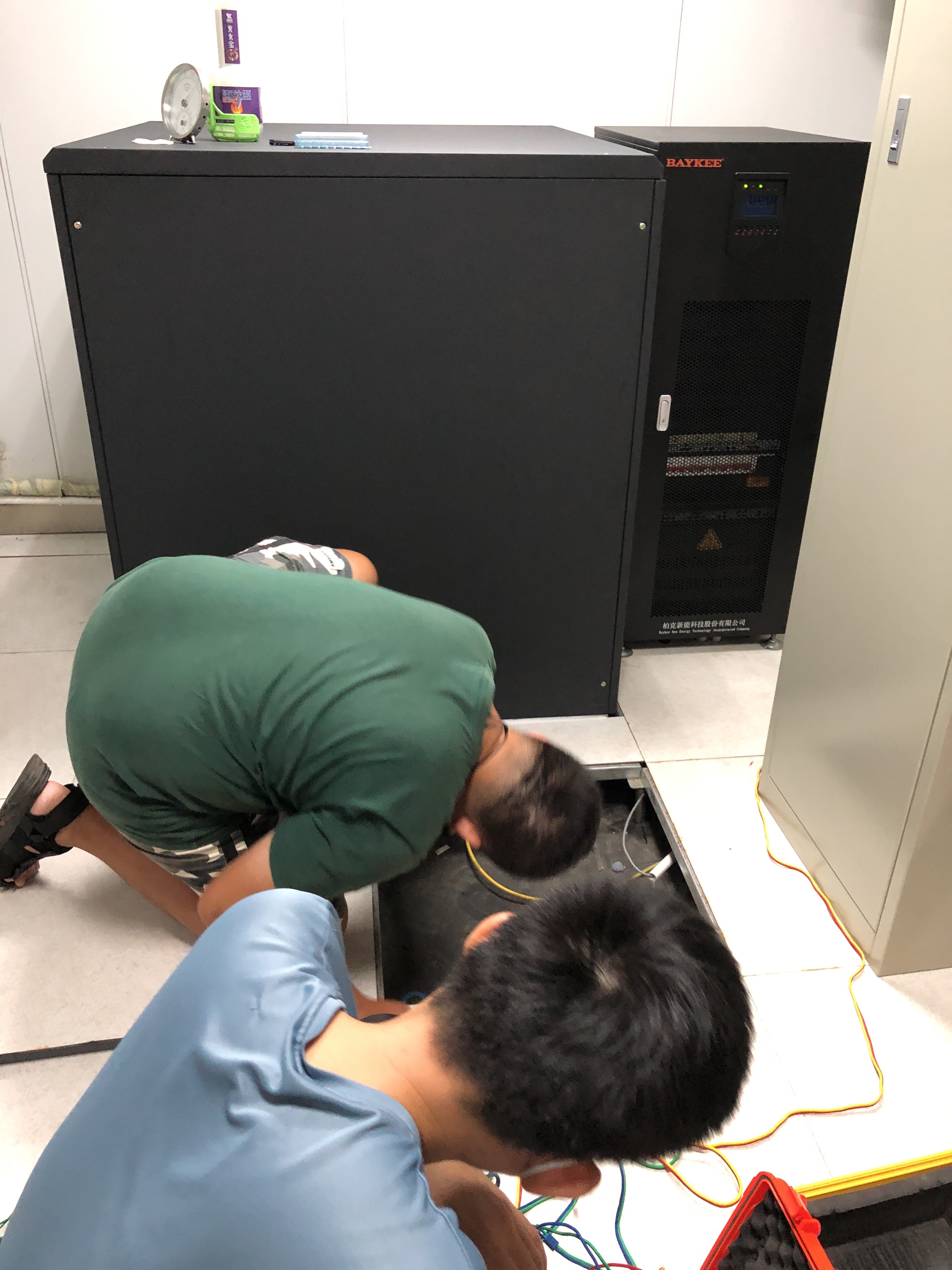安裝中空板倉儲籠